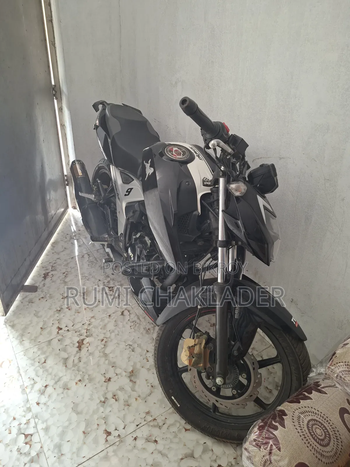 TVS Apache RTR 160 2v Refresh X-connect 2022 Black