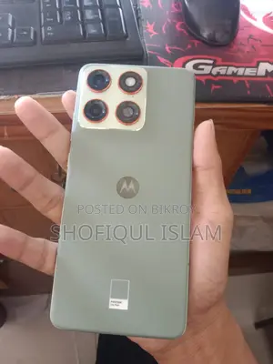 মোটোলোরা এজ ৭০ ২৫৬ জিবি