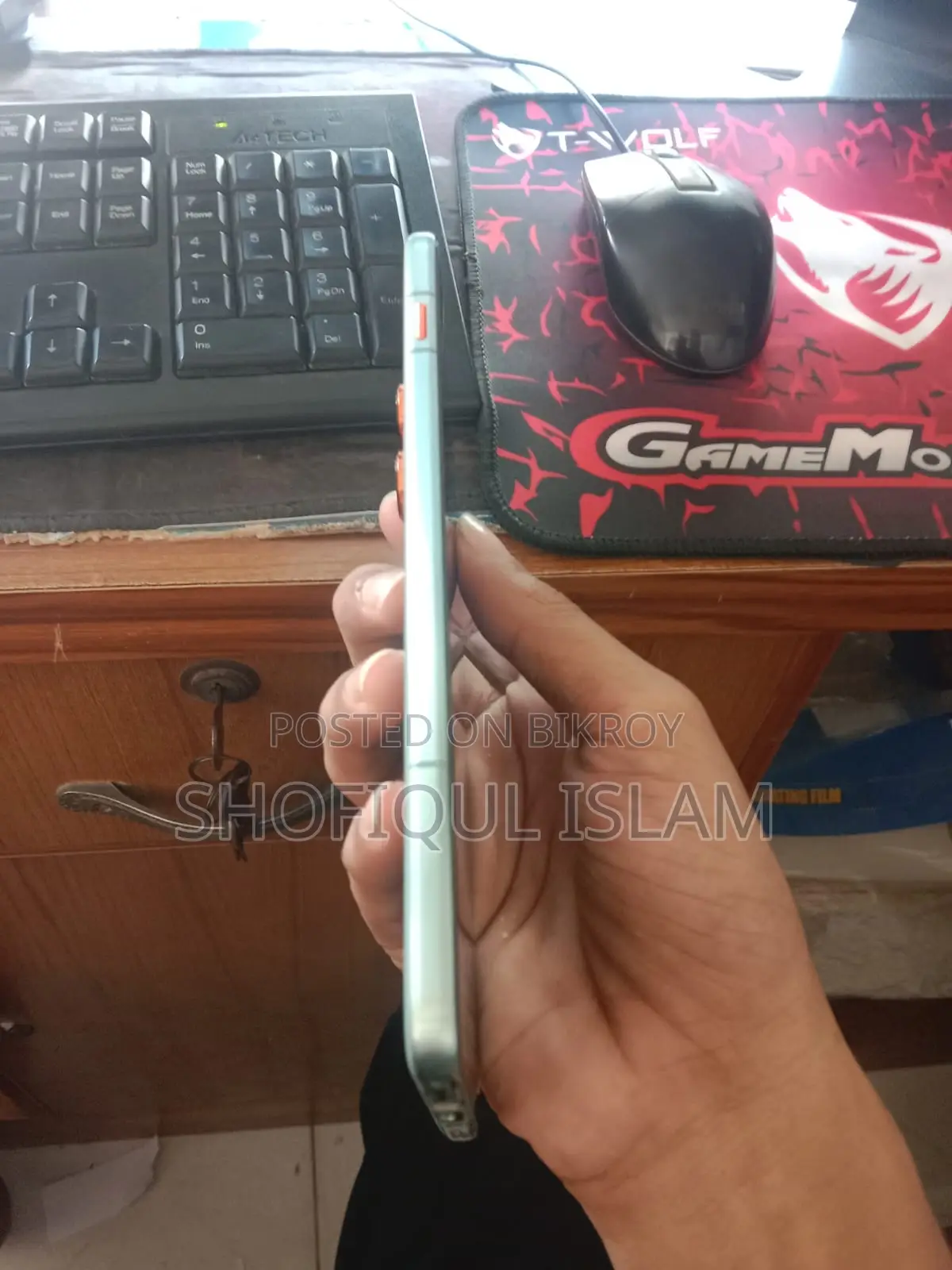 মোটোলোরা এজ ৭০ ২৫৬ জিবি