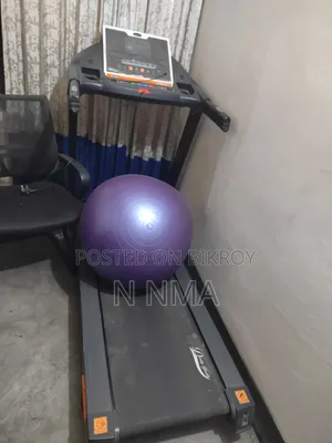 ট্রেডমিল স্পোর্টস কেএল৯০১ ব্র্যান্ড, এক হাতে ব্যবহৃত।