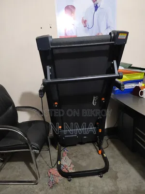 ট্রেডমিল স্পোর্টস কেএল৯০১ ব্র্যান্ড, এক হাতে ব্যবহৃত।