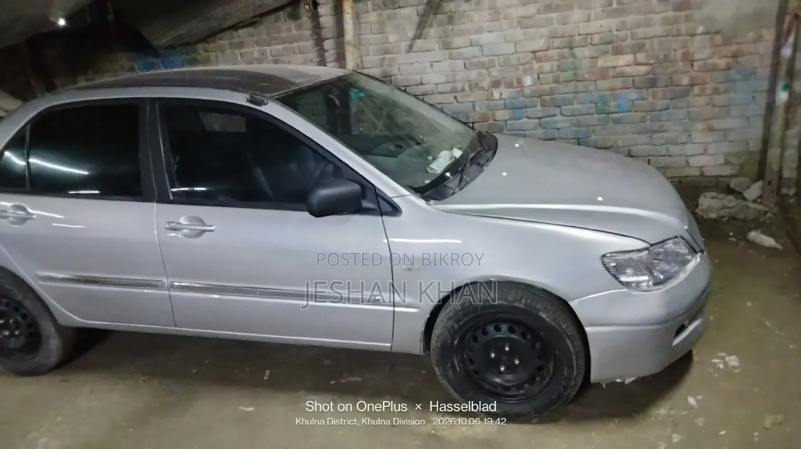 মিৎসুবিশি ল্যান্সার ২০০২ সিলভার
