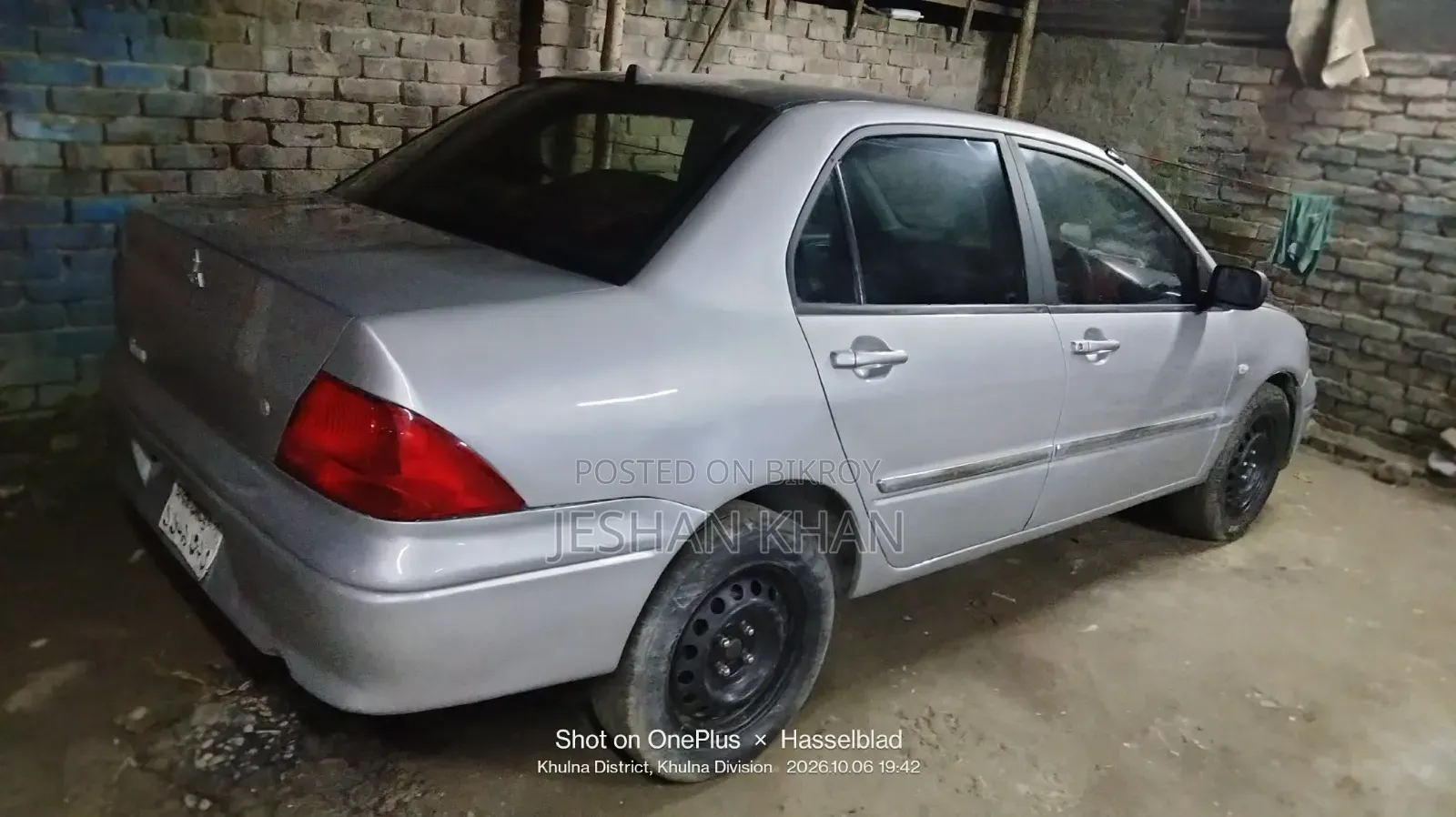 মিৎসুবিশি ল্যান্সার ২০০২ সিলভার