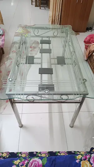 এসএস ডাইনিং টেবিল