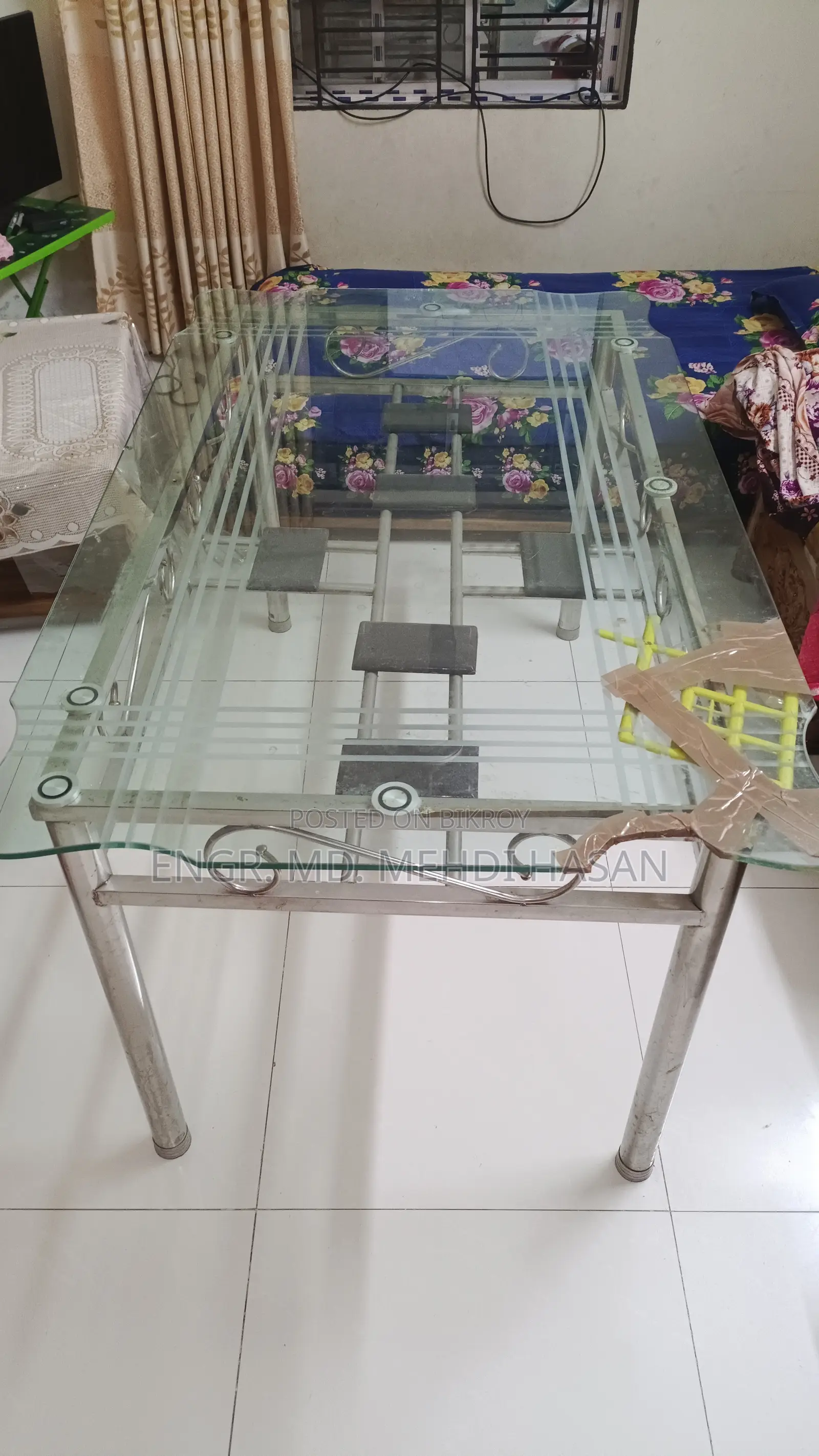 এসএস ডাইনিং টেবিল