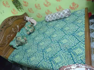 King size bed. Bed for sale with 5/6 hand mattress