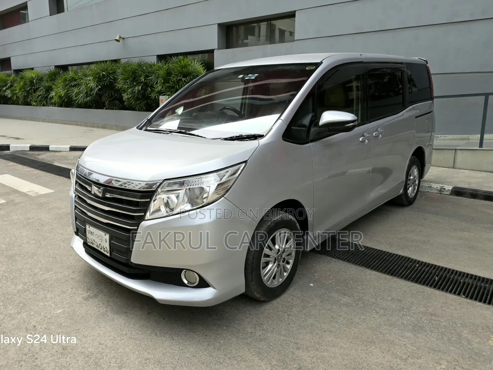 Toyota Noah 2014 Silver