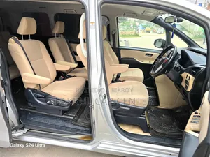 Toyota Noah 2014 Silver
