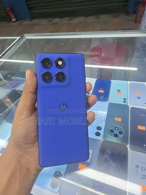 মোটর চলা এজ ৬০ প্রো ২৫৬ জিবি নীল