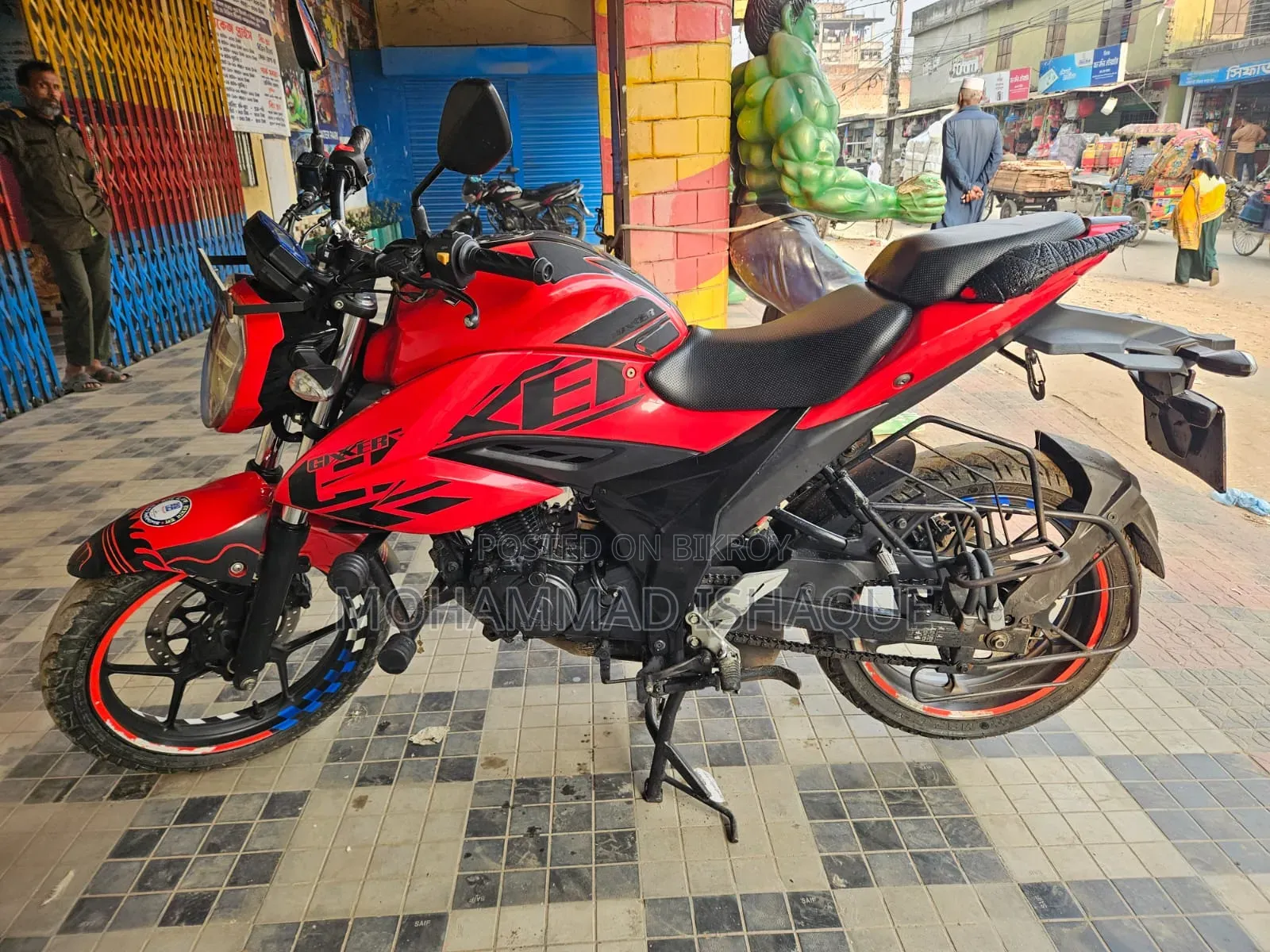 সুজুকি জিক্সার ২০২২ লাল