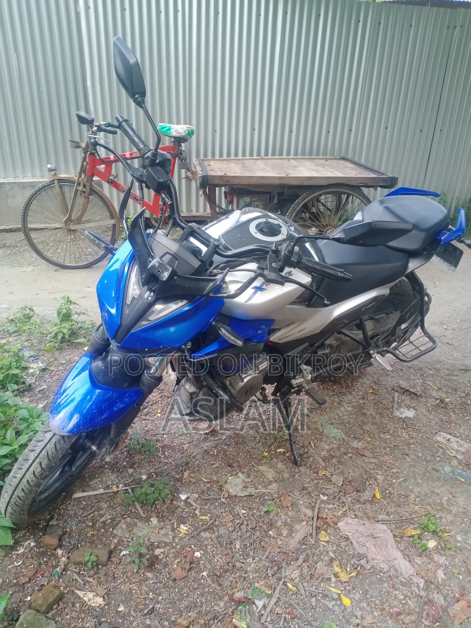 হিরো এক্সট্রিম ১২৫আর ২০২৫ নীল