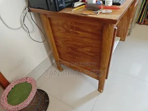 Table (Computer Table)