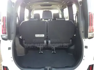 New Toyota Noah 2021 Pearl