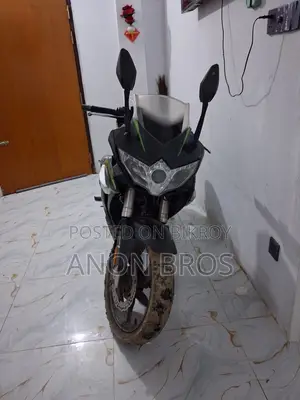লঞ্চিন সিআর৯ ২০১৮ কালো