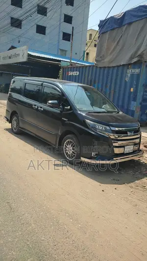 Toyota Noah 1.8 FWD Hybrid (7 seater) 2018 Black