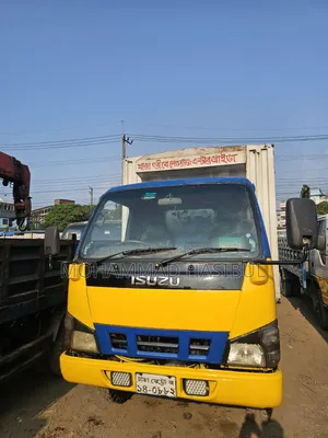Isuzu Covered Van
