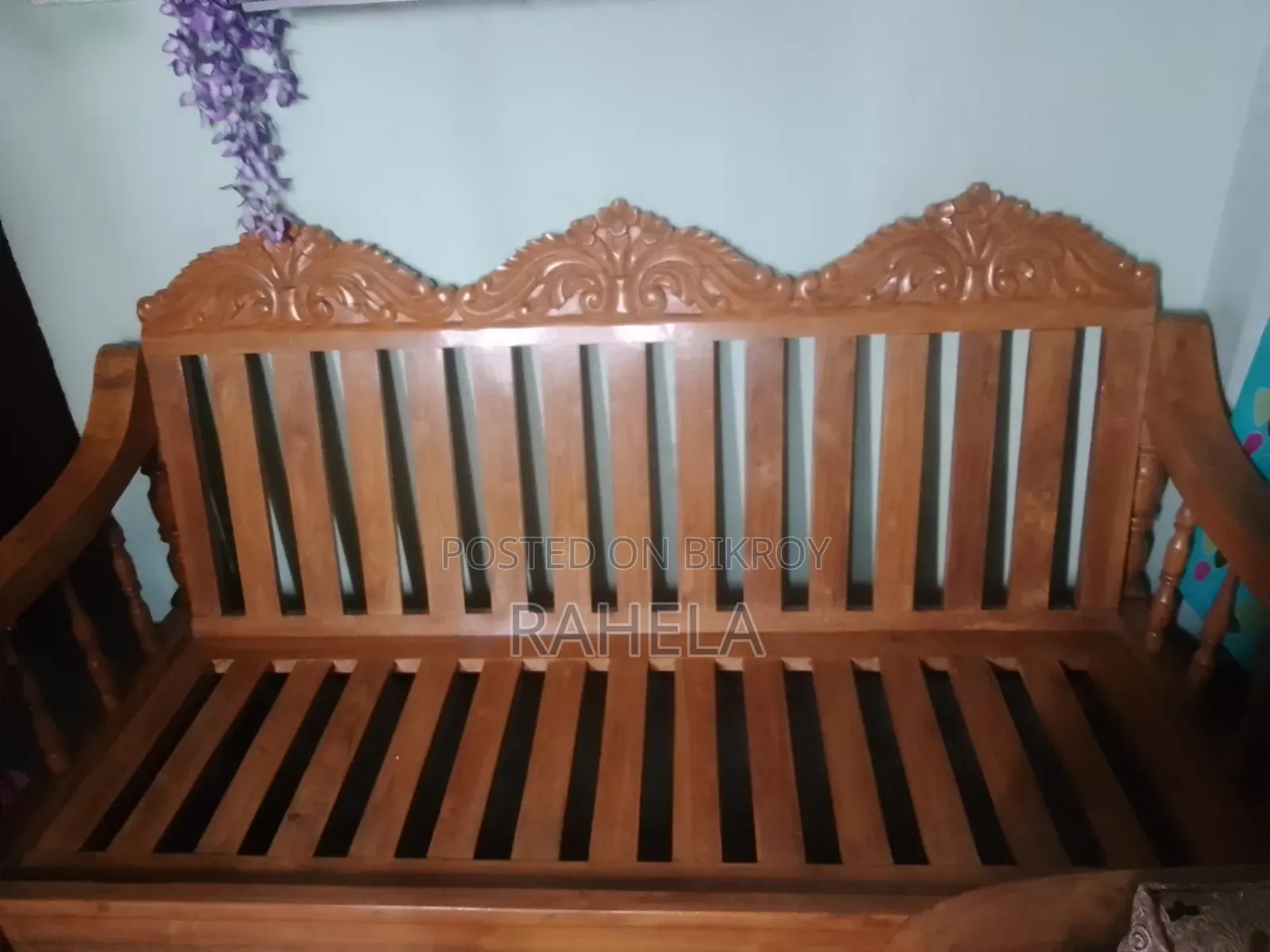 মজবুত সেগুন কাঠের কারুকাজ করা সোফা সেট (৩+১+১) বিক্রি হবে