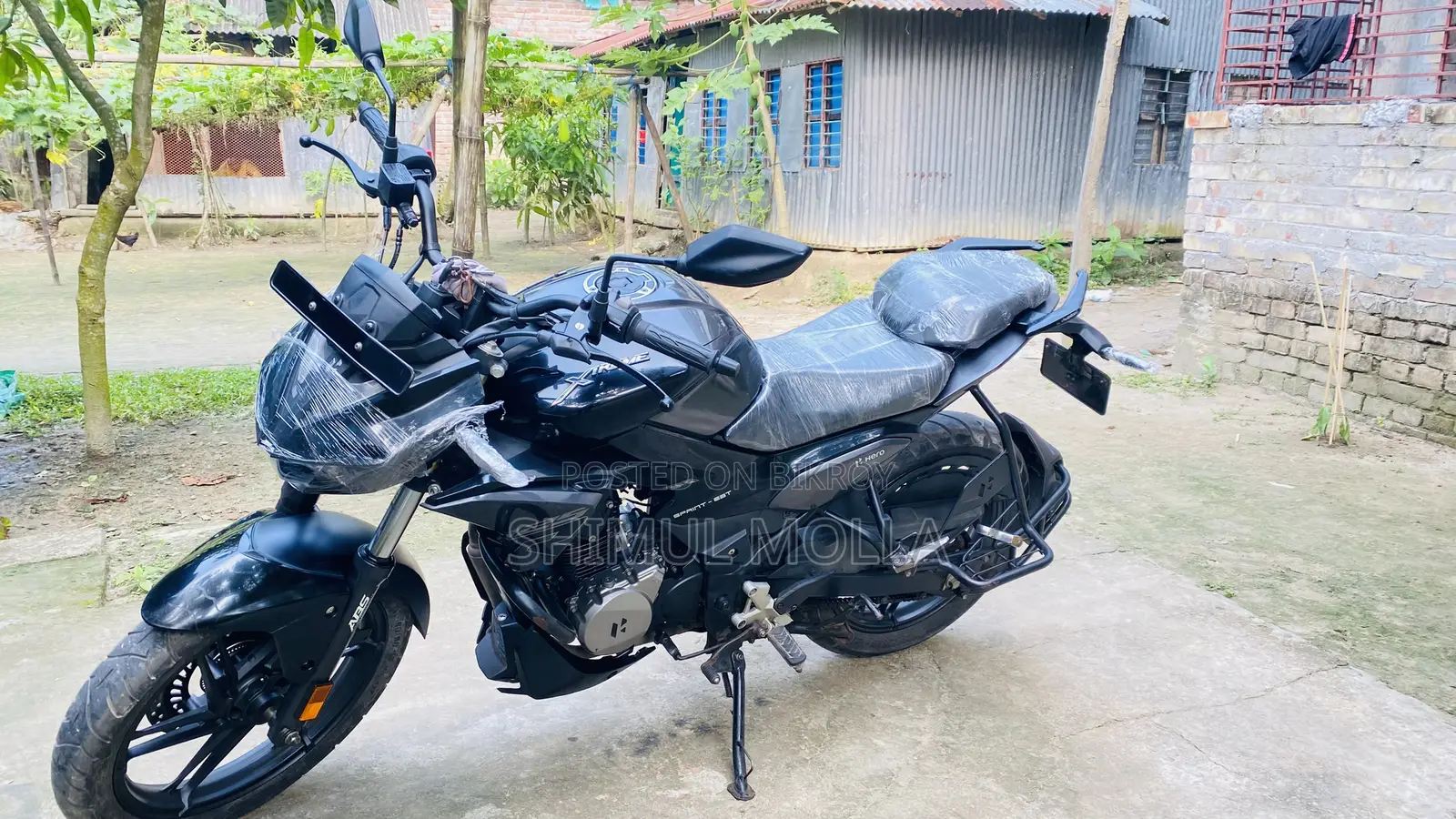 হিরো এক্সট্রিম ১২৫আর ২০২৫ ব্ল্যাক