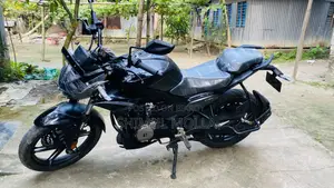হিরো এক্সট্রিম ১২৫আর ২০২৫ ব্ল্যাক