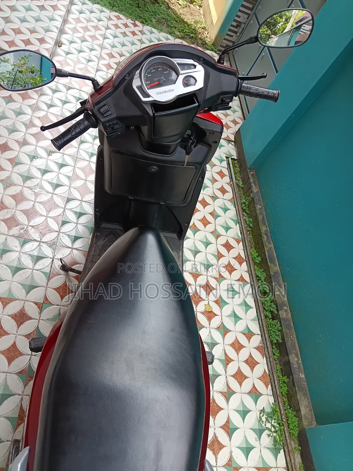 Mahindra Gusto 2017 Red