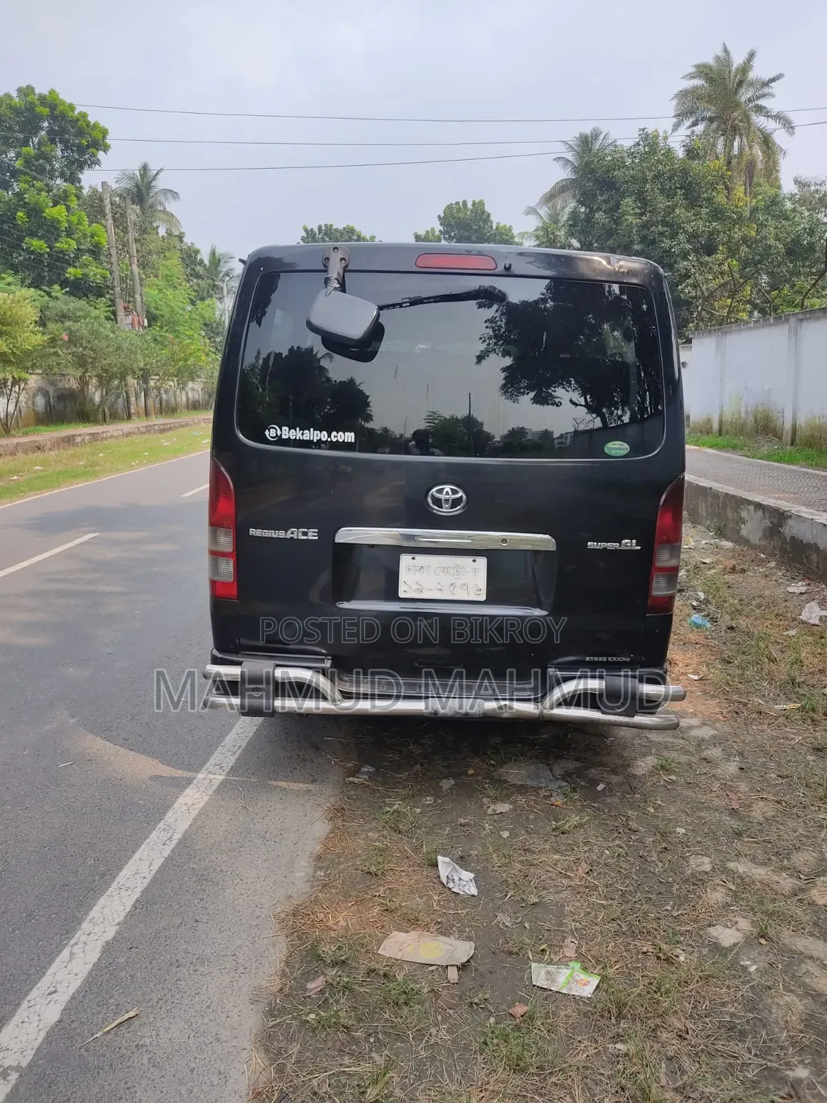 Toyota HiAce 2012 Black