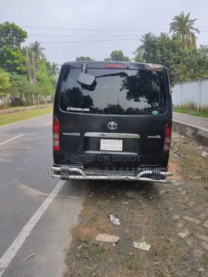 Toyota HiAce 2012 Black