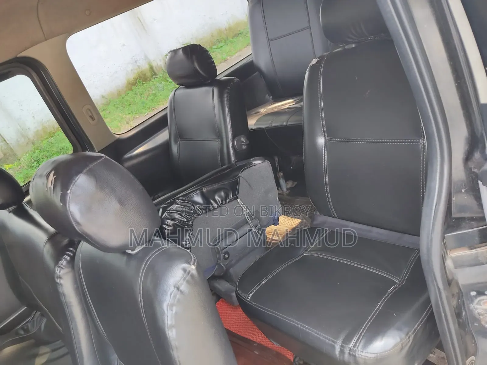 Toyota HiAce 2012 Black