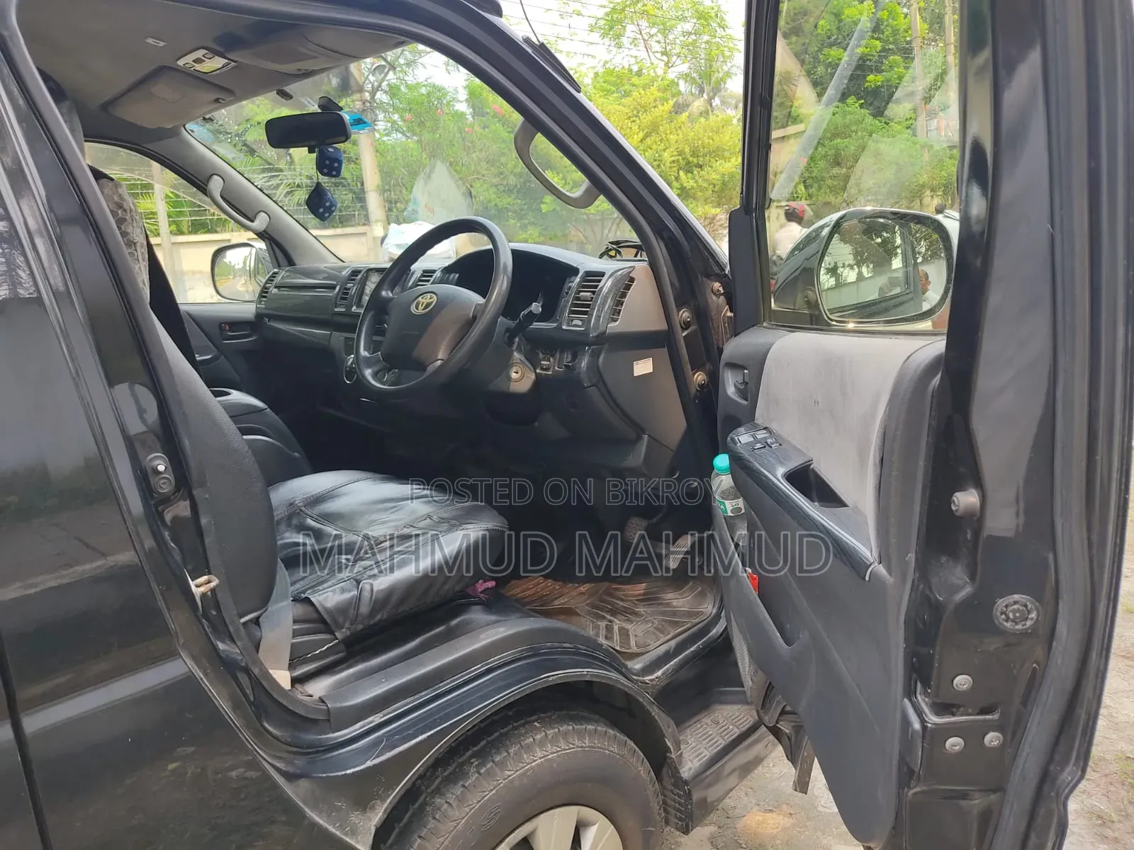 Toyota HiAce 2012 Black