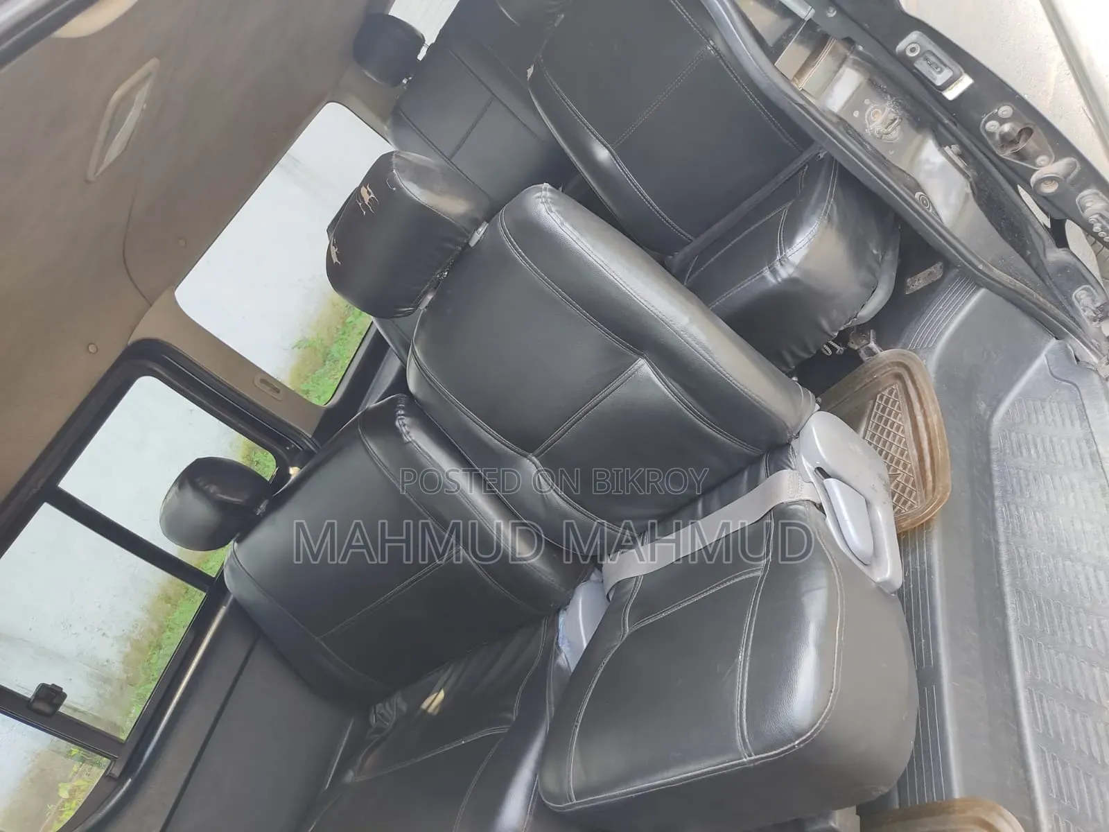 Toyota HiAce 2012 Black
