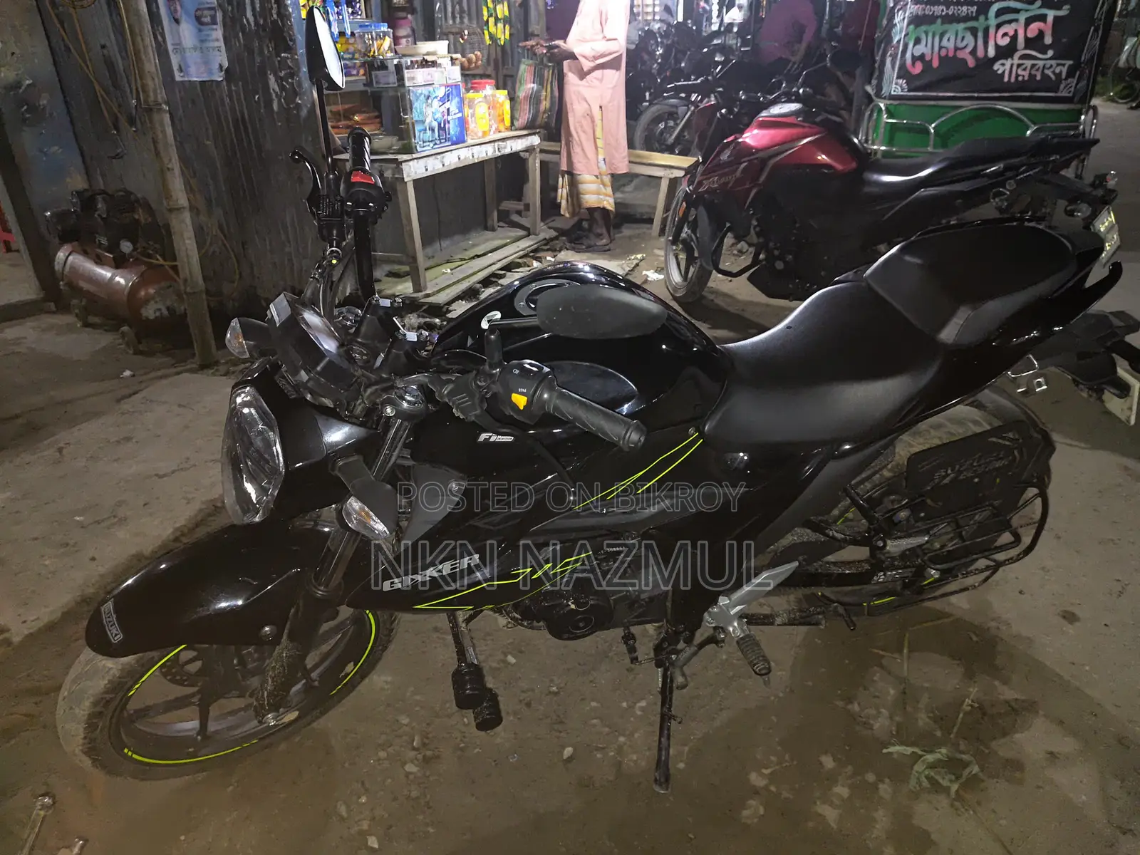 নতুন সুজুকি জিক্সার ২০২৪ কালো
