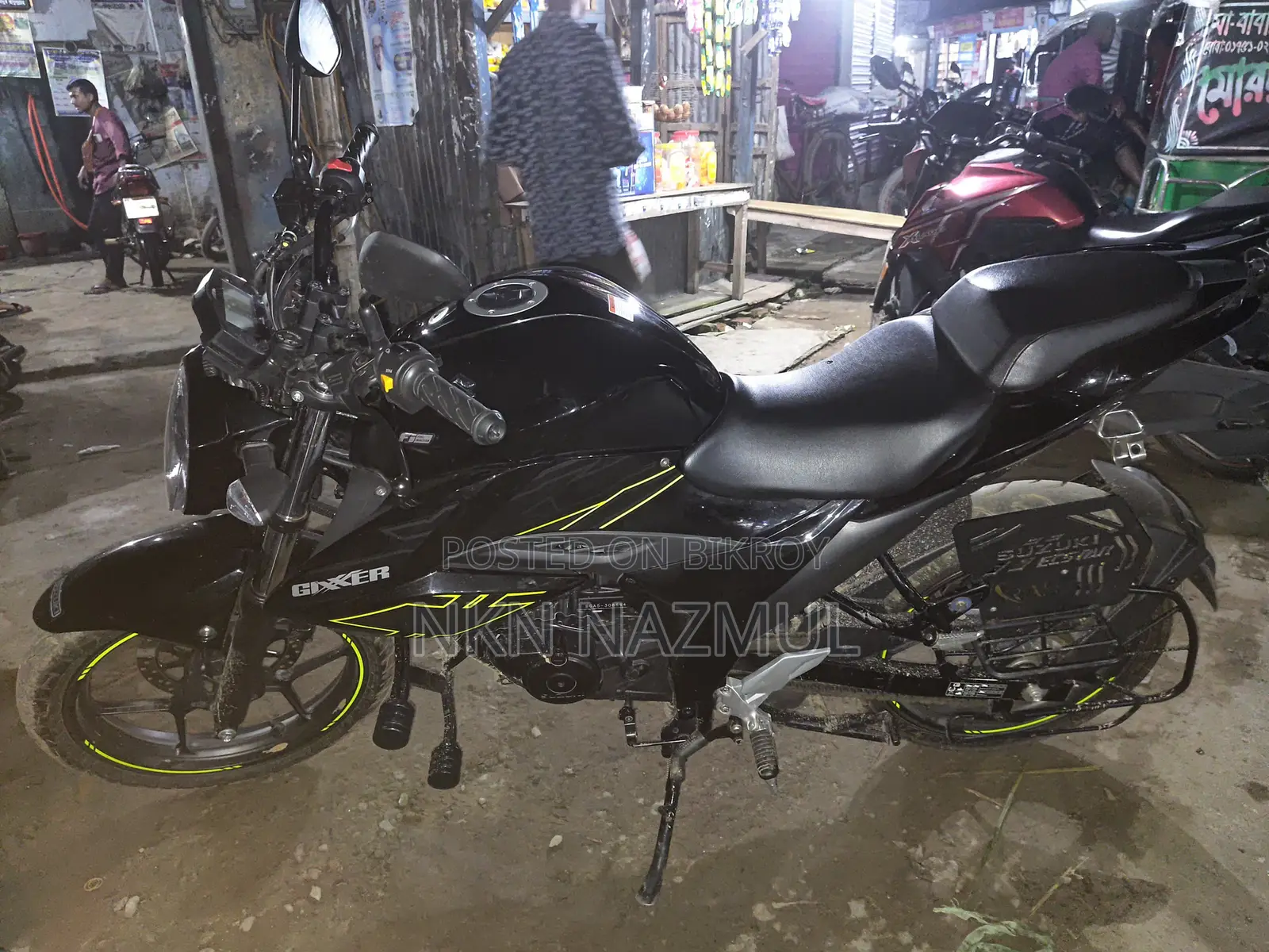 নতুন সুজুকি জিক্সার ২০২৪ কালো