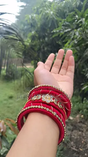 পছন্দ হলে কমেন্ট করুন
