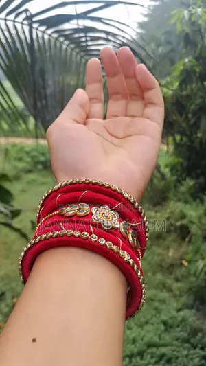 পছন্দ হলে কমেন্ট করুন