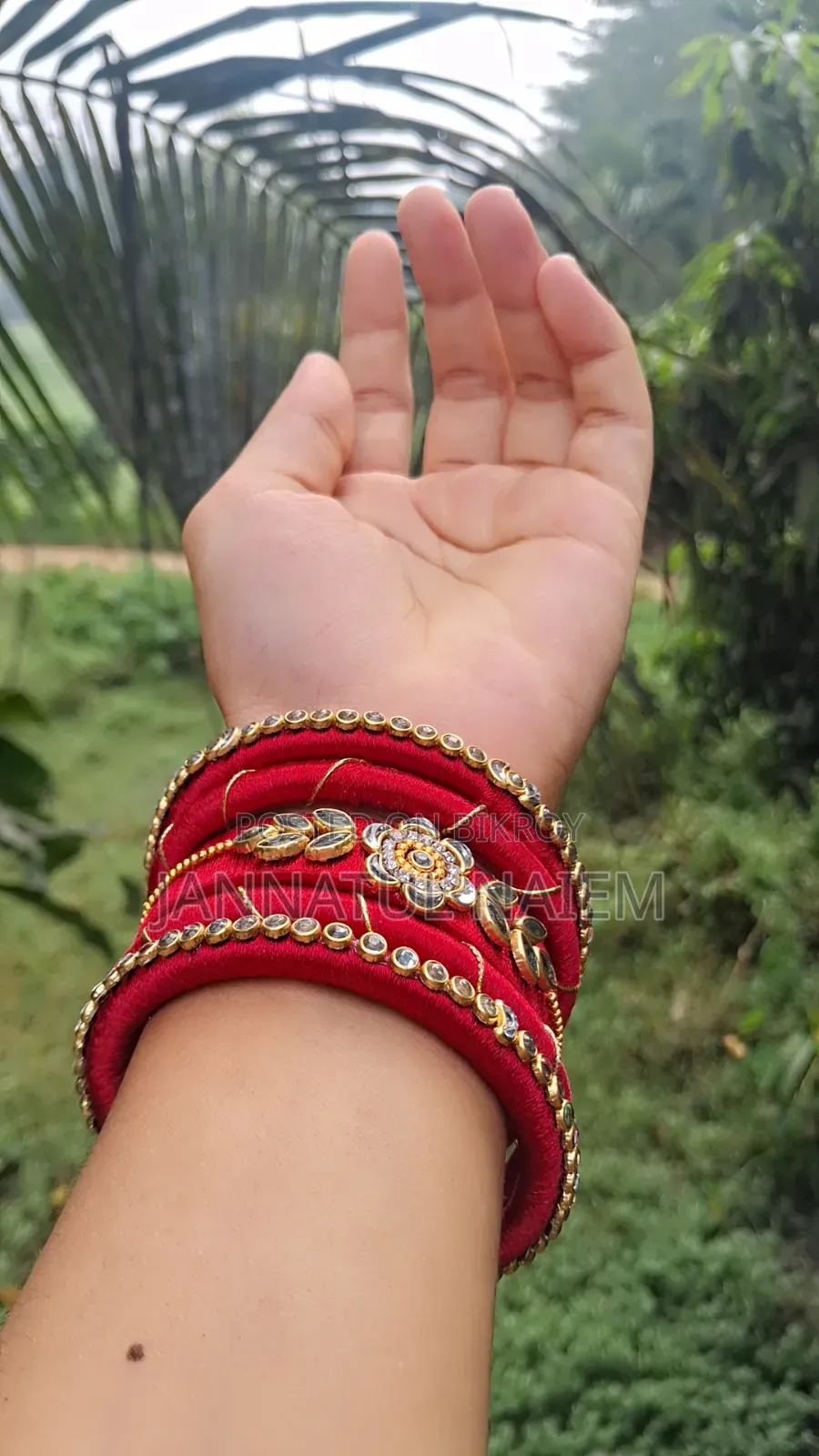 পছন্দ হলে কমেন্ট করুন