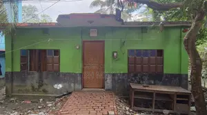 4 Bedroom House in Farazi Bari, Beltola Feri Ghat for sale