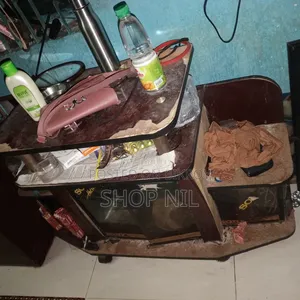 টিভি ট্রলি