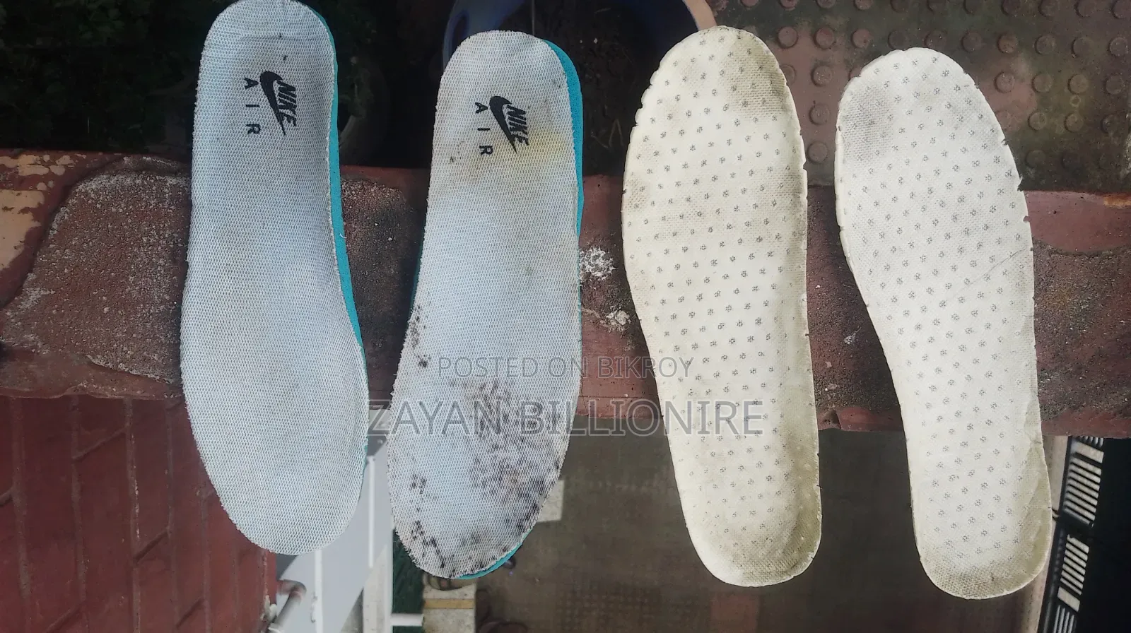 প্রায় নতুন সেকেন্ড হ্যান্ড নাইকি স্নিকার্স