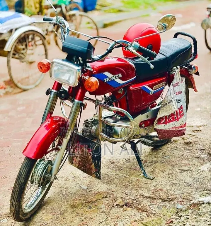 হোন্ডা ২০০২ রেড
