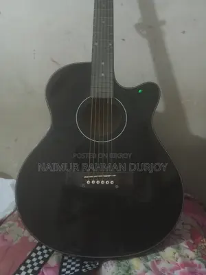 ওয়েস্ট উড অ্যাকোস্টিক গিটার