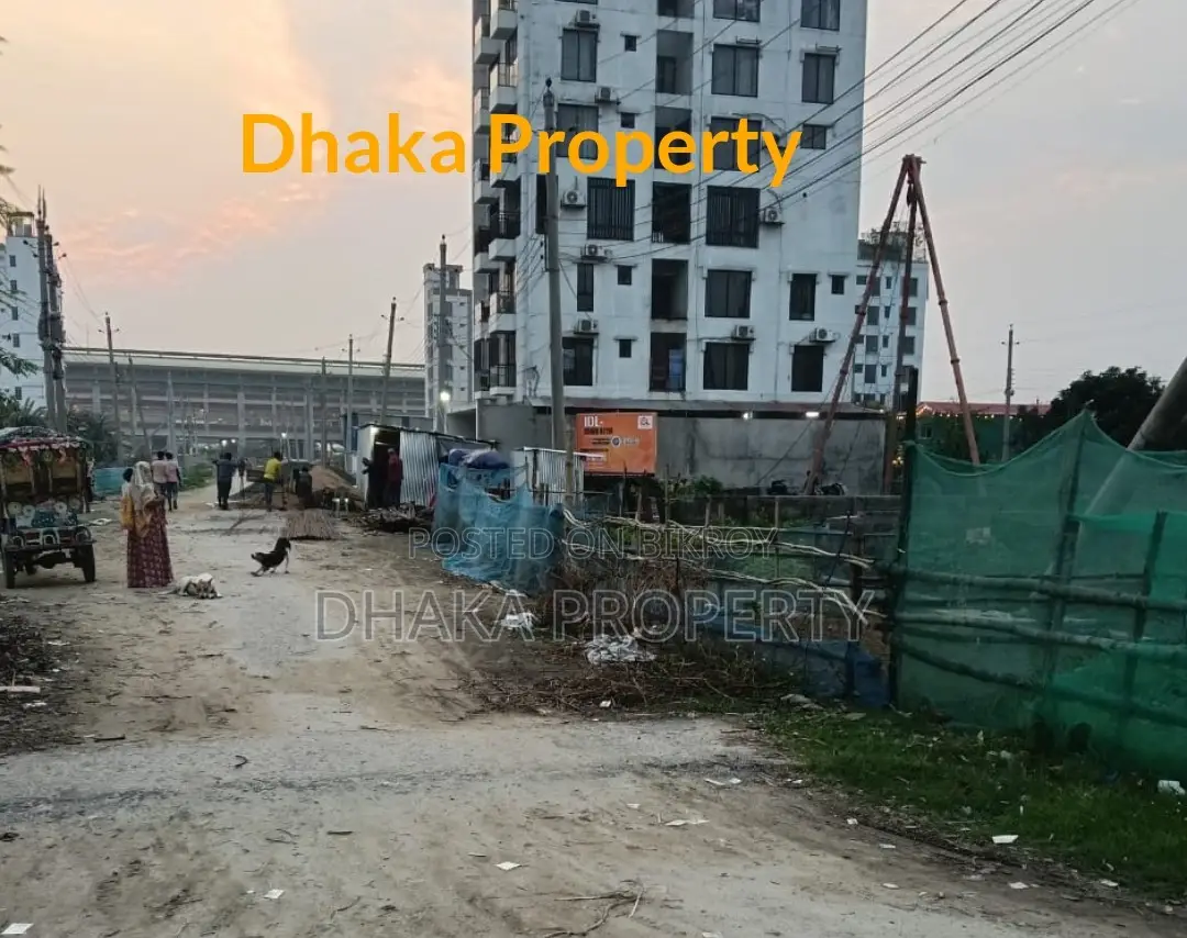 সেক্টর-১৫/বি এ মেট্রো স্টেশন ৩ কাঠা পার্ক ইস্ট।
