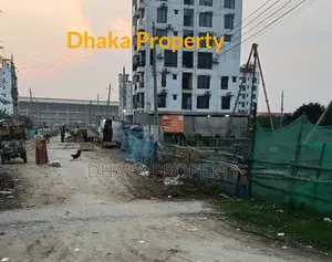 সেক্টর-১৫/বি এ মেট্রো স্টেশন ৩ কাঠা পার্ক ইস্ট।