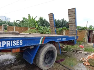 HINO Low Bed