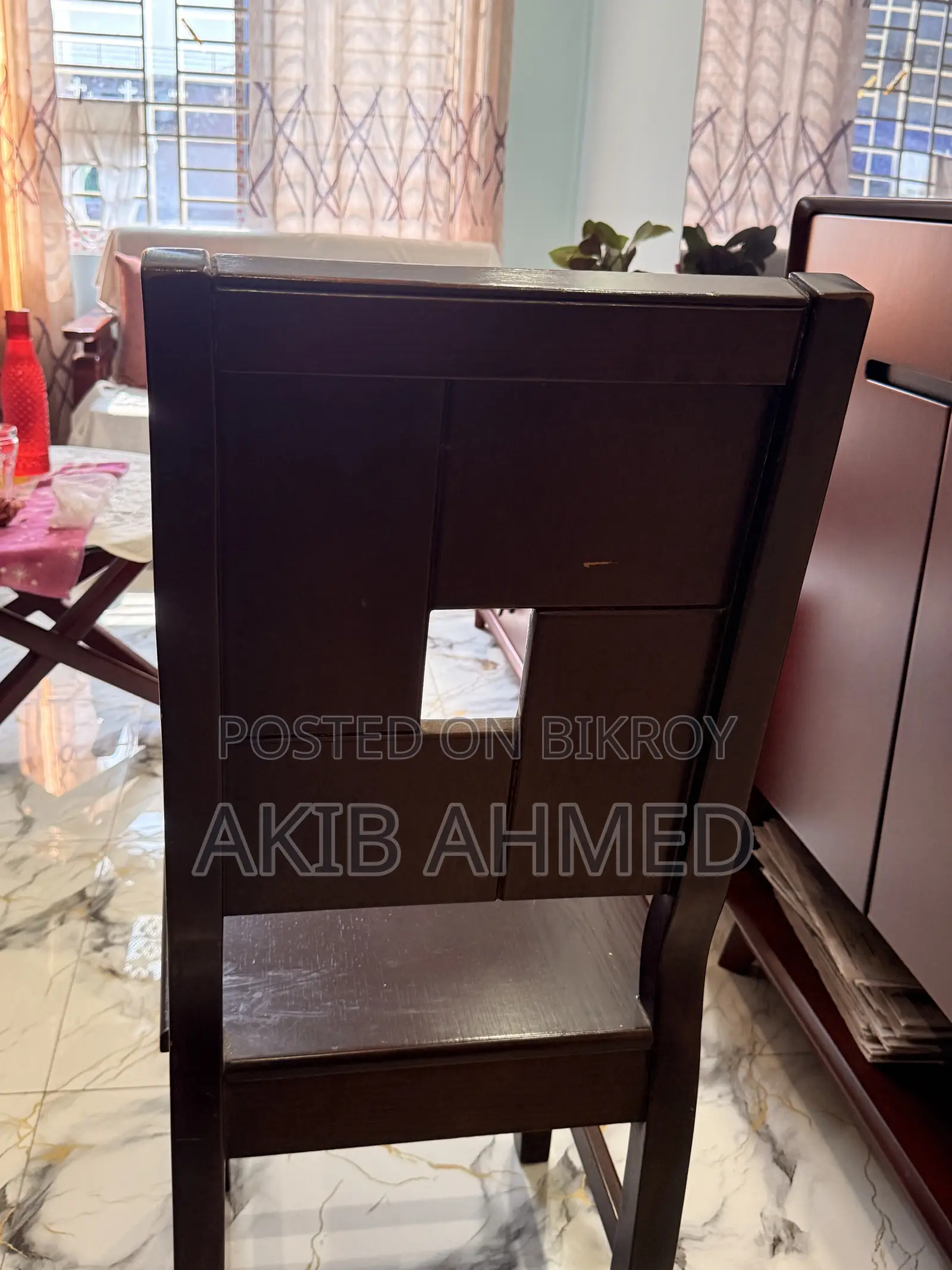 আধুনিক কাঠের ডাইনিং টেবিল