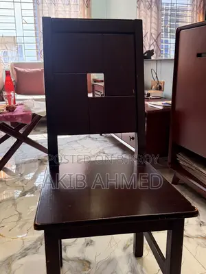 আধুনিক কাঠের ডাইনিং টেবিল