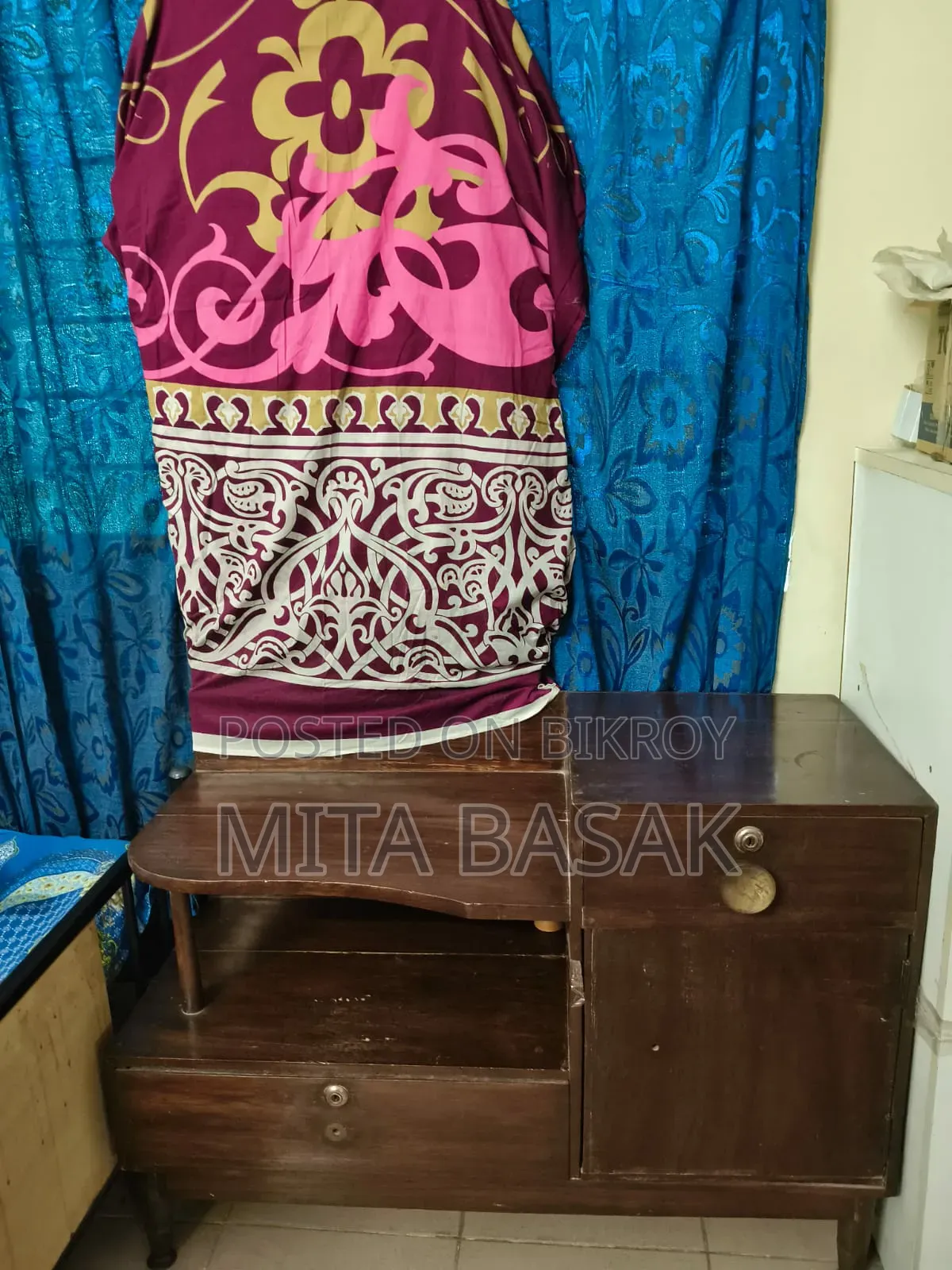 Solid Wood Dressing Table