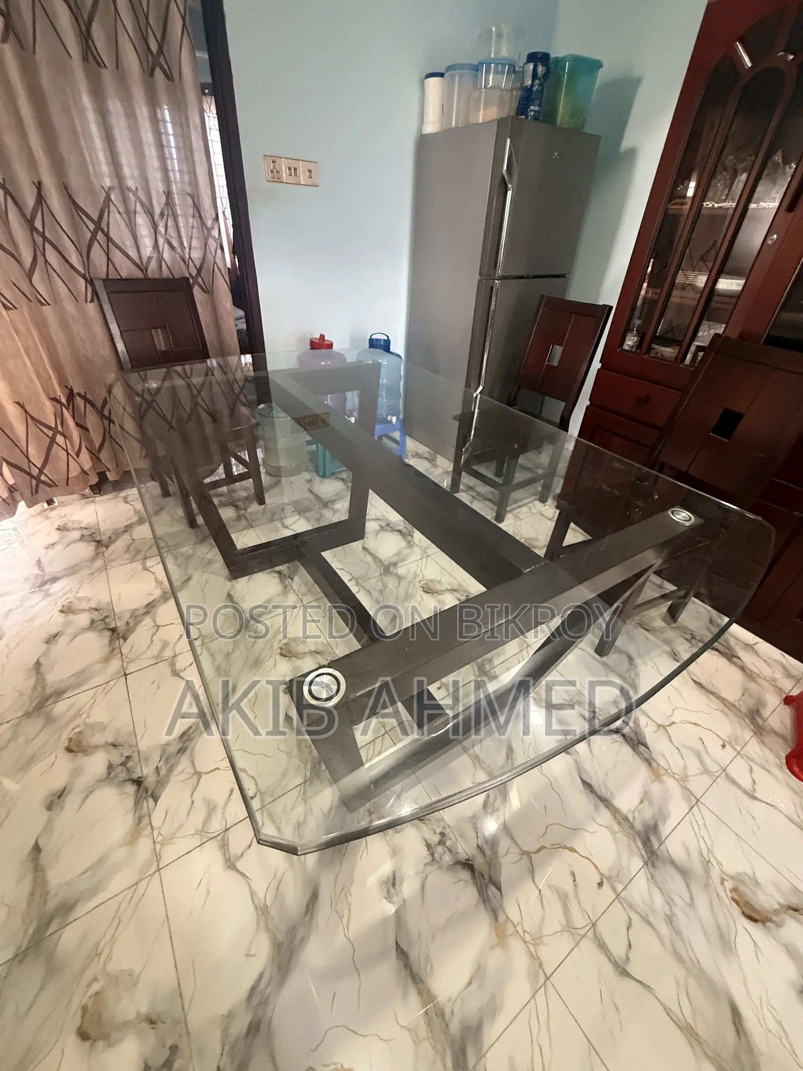 আধুনিক কাঠের ডাইনিং টেবিল
