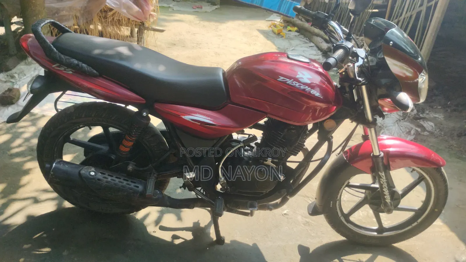 বাজাজ ডিসকভার ১৩৫ ২০০৯ লাল