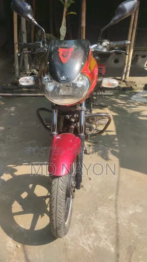 বাজাজ ডিসকভার ১৩৫ ২০০৯ লাল