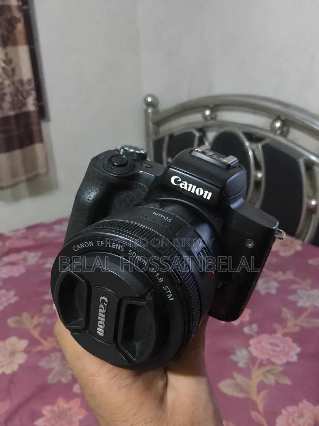 Canon 50 Mark 2 + 15/45mm Kit Lens + 50mm Lens + 2 Batteries