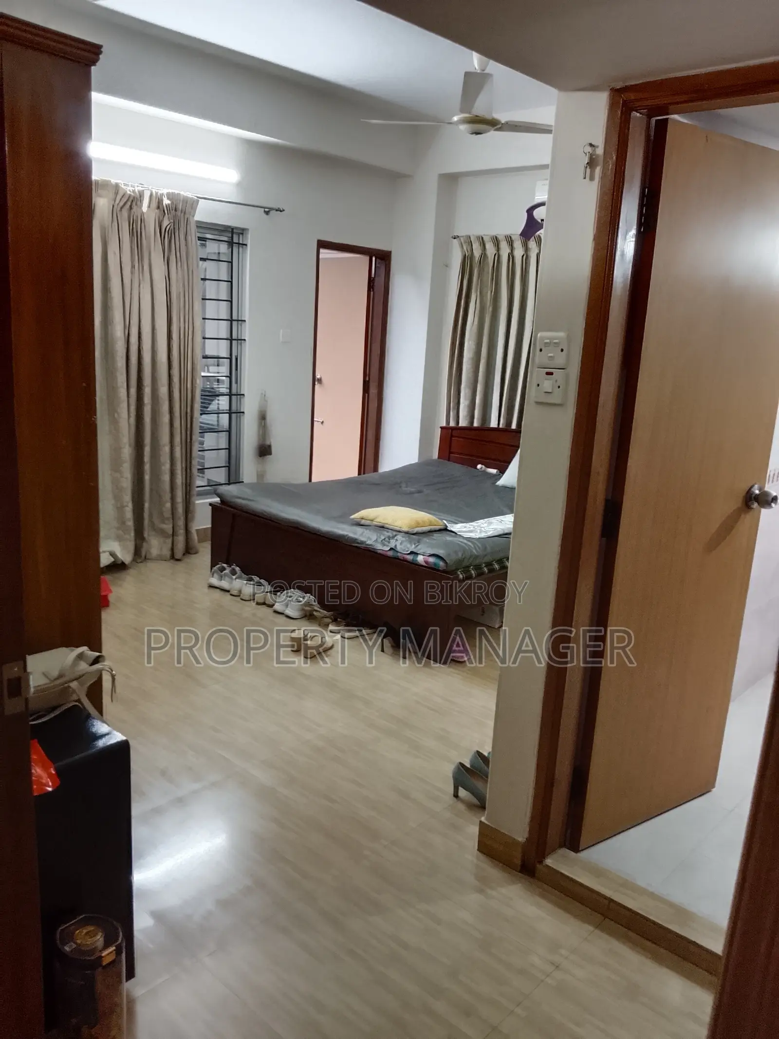 উত্তরায় ভাড়া দেওয়ার জন্য আসবাবপত্রসহ ৪ শোবার ঘরের অ্যাপার্টমেন্ট